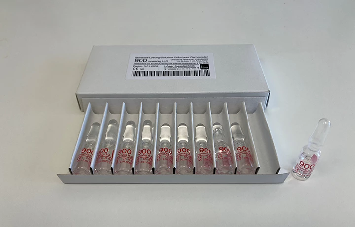 Calibrators and microtubes for use with osmometers and cryometers.